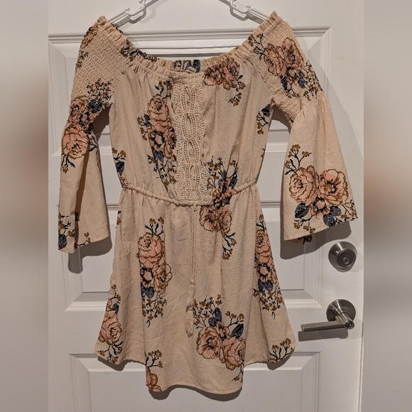 feathers Tops - Feathers Floral Off-Shoulder Tunic - Cream and Pink